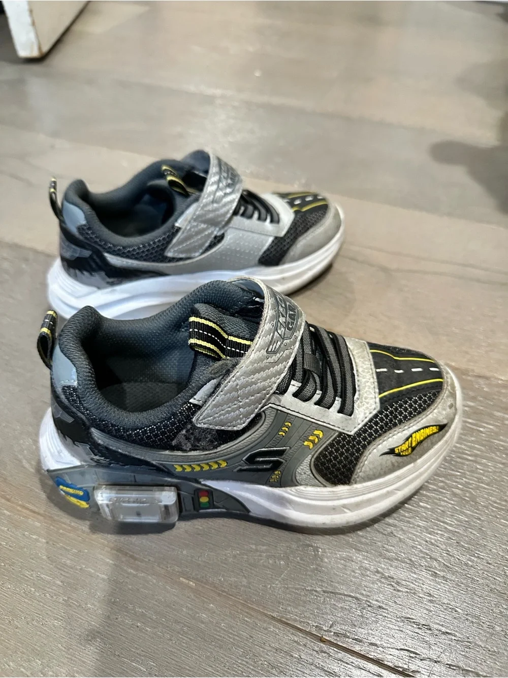 Kids shoes size 13